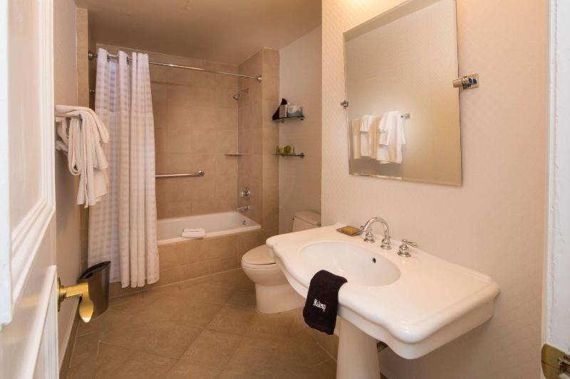 Double Room with Two Double Beds image 4