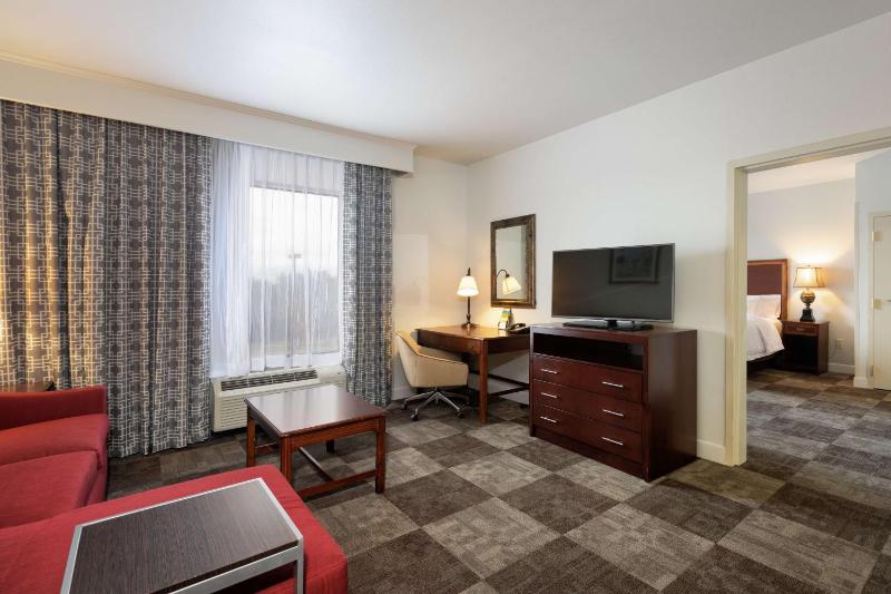 One-Bedroom King Suite with Sofa Bed - Non-Smoking image 4