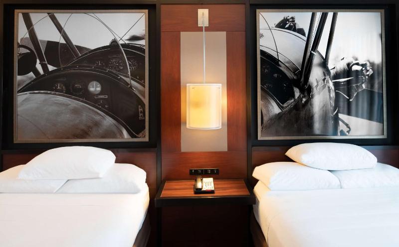 One-Bedroom Suite with Two Double Beds and Sofa Bed - Non-Smoking image 4