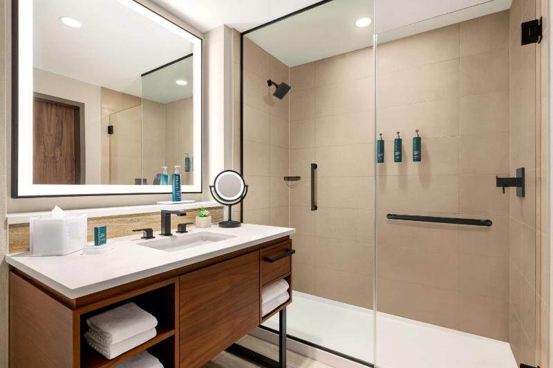 Hilton North Scottsdale at Cavasson - image 37