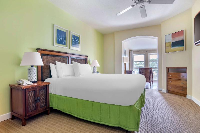 1 Bedroom Bay View King Suite 2 Bath Balcony image 4