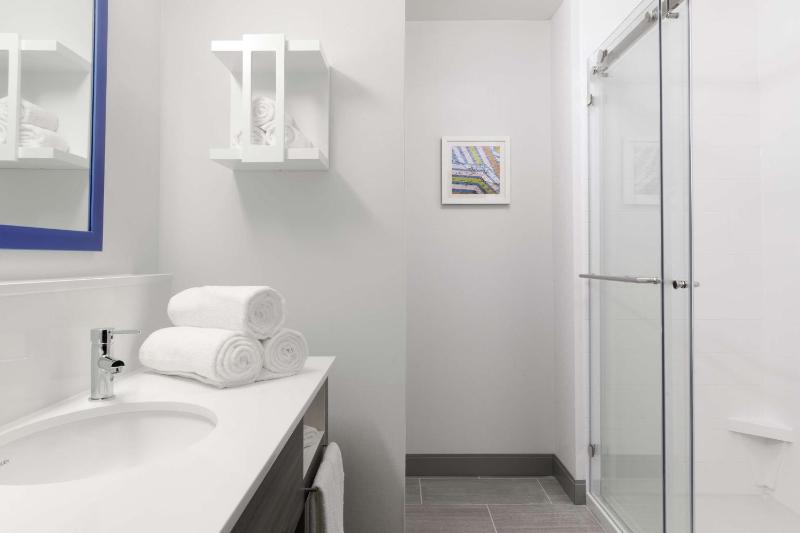 King Room image 2