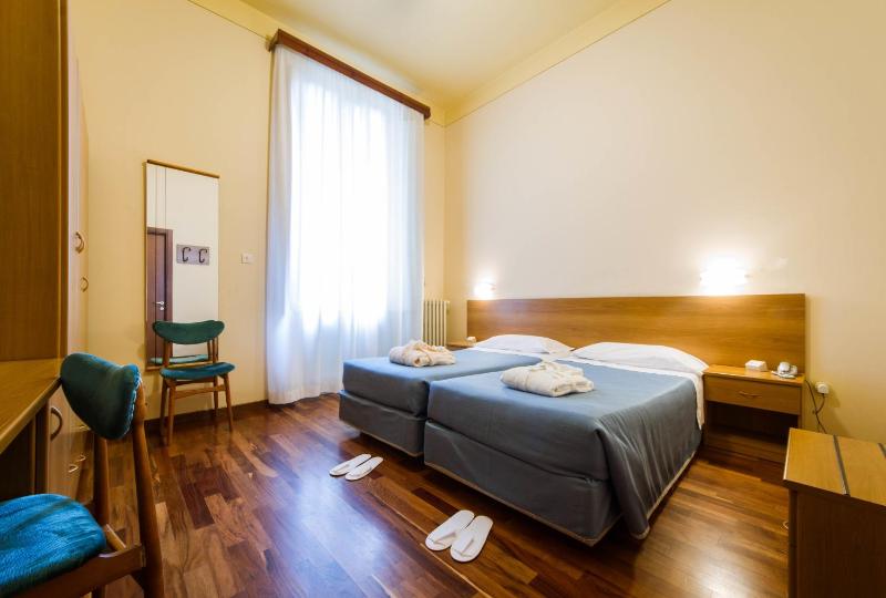 Superior Double or Twin Room with Terrace image 4
