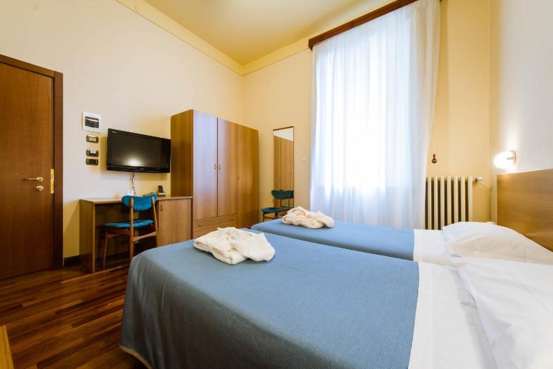 Superior Double or Twin Room with Terrace image 3