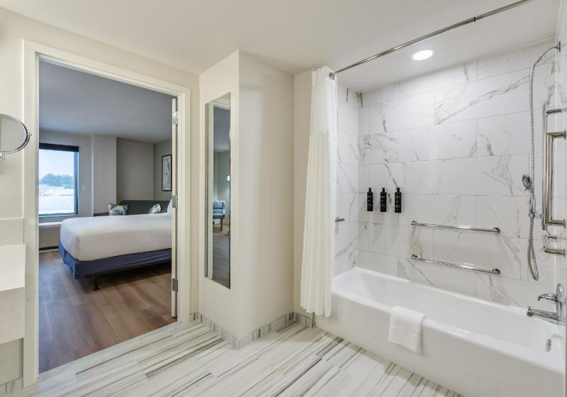 King Room - Hearing Access image 2
