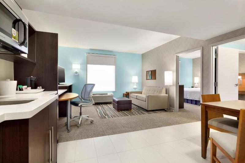 One-Bedroom Queen Suite - Non-Smoking image 3