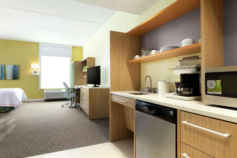 Studio Suite with Two Double Beds - Non-Smoking image 1