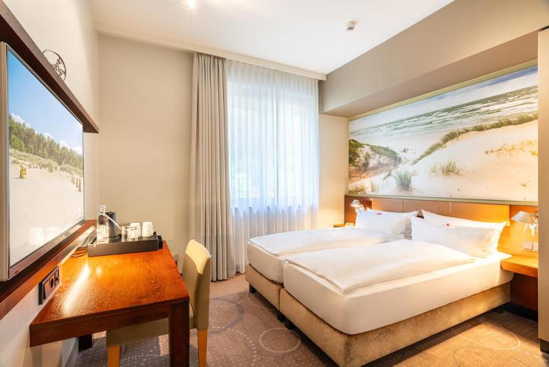 Economy Double Room image 4