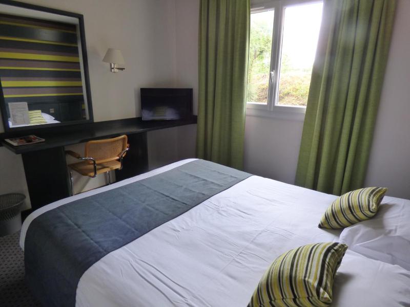 Standard Double Room image 3
