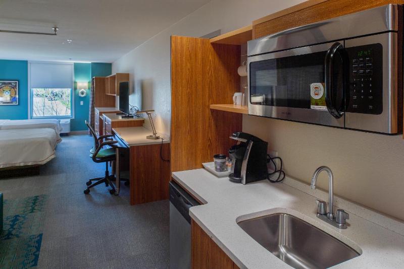 Studio Suite with Two Queen Beds - Hearing Access/Non-Smoking image 3
