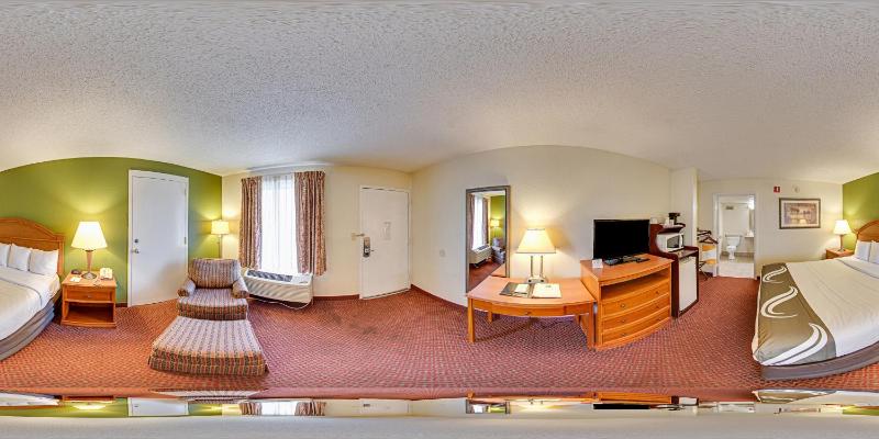 King Room - Accessible/Non-Smoking image 2