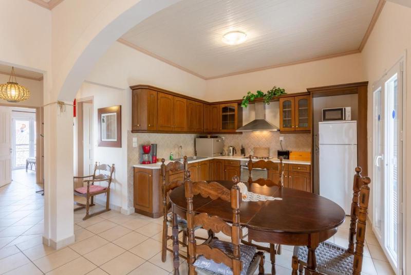 Fay Apartment - image 2