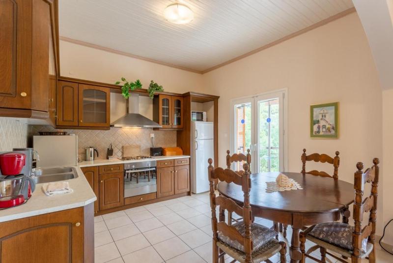 Fay Apartment - image 15