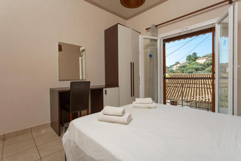 Fay Apartment - image 8