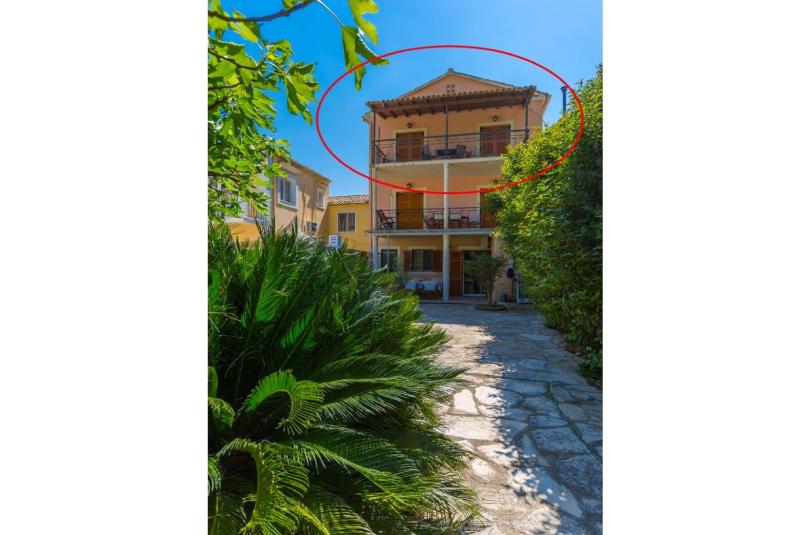 Fay Apartment - image 9