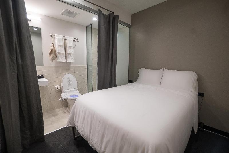 SOVA Micro-Room & Social Hotel - image 18