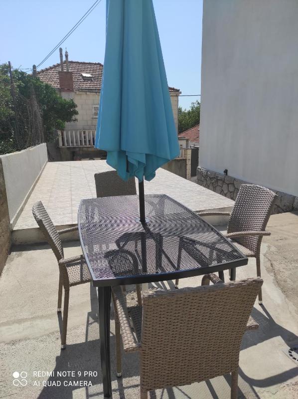Ivana apartman free private parking - image 3
