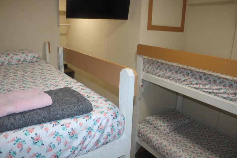 Standard Quadruple Room image 2