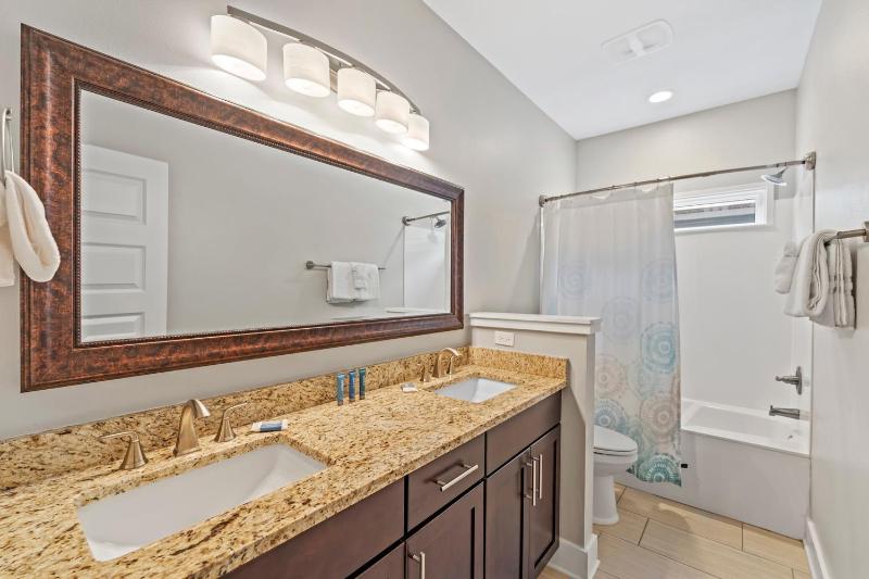 Barracuda Beach House - image 12