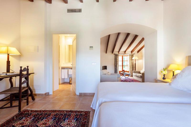 Hotel Llenaire - image 13