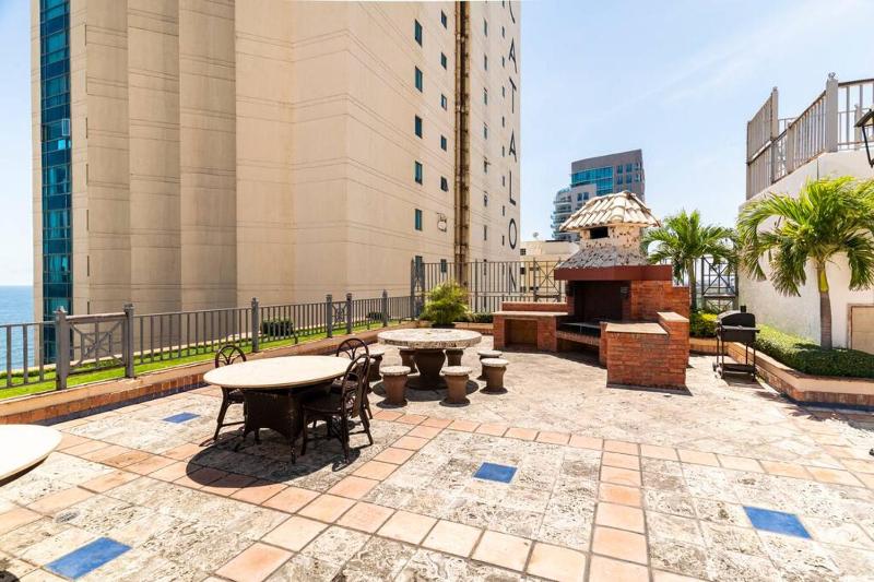 3 BDR Ocean View luxury Apartment . Sleeps 6 - image 3