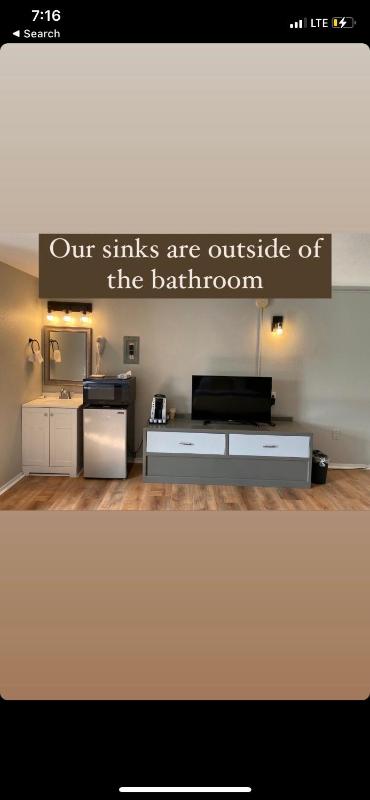 Queen Room image 3