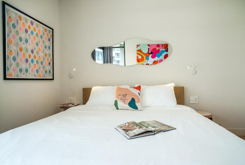 Lux Executive Residence at City Garden by CIRCADIAN - image 4