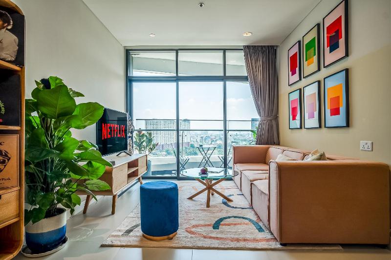Lux Executive Residence at City Garden by CIRCADIAN - image 10