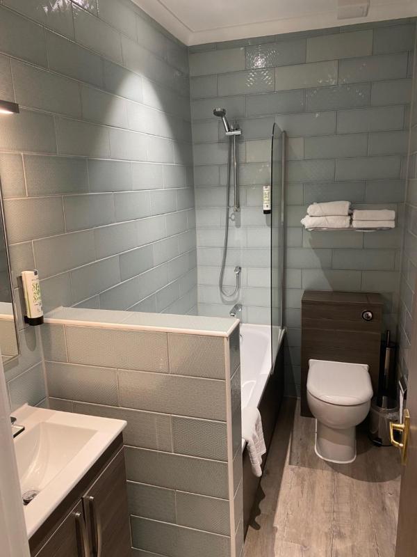 Twin Room image 3