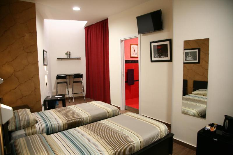 Double or Twin Room with Private Bathroom image 3