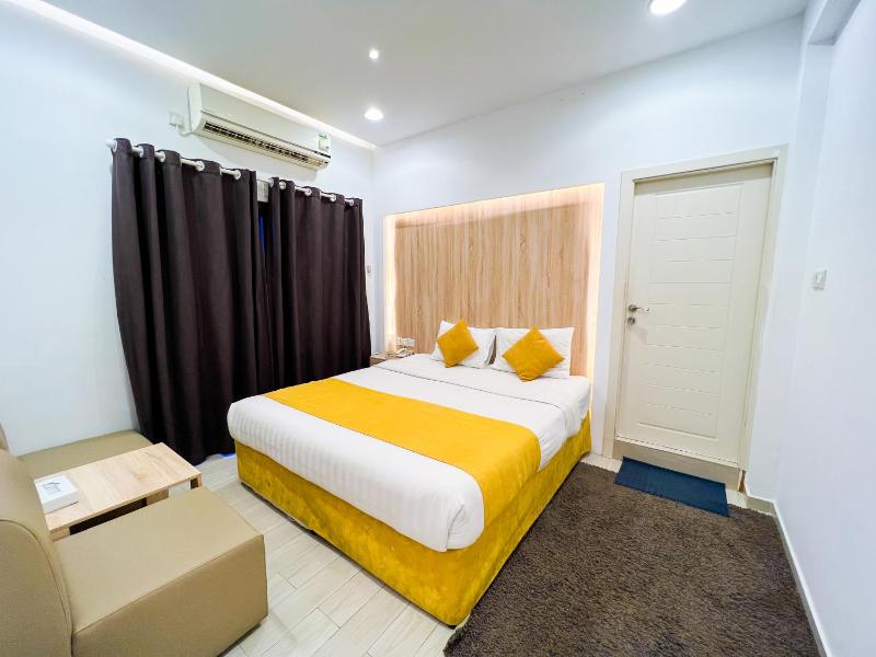 Super Deluxe image 3