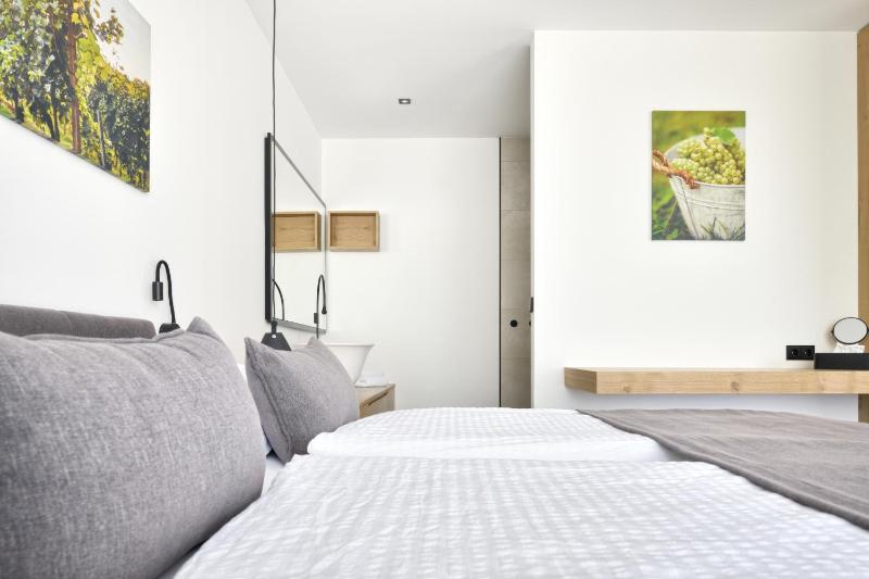 Suite with Balcony image 3