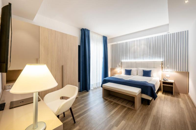 International Beach Hotel - image 36