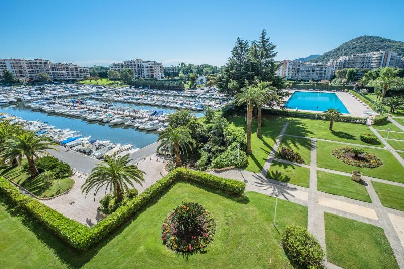 My Resid Appart Cannes Marina vue piscine - image 9