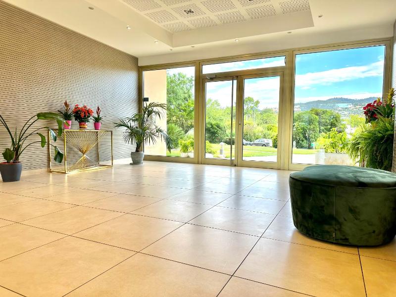 My Resid Appart Cannes Marina vue piscine - image 10