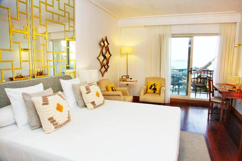 Queen Room with Sea View image 2