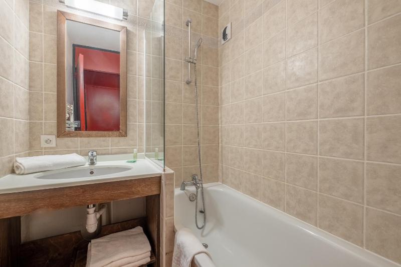 One-Bedroom Apartment with Mountain View (4 People) image 4