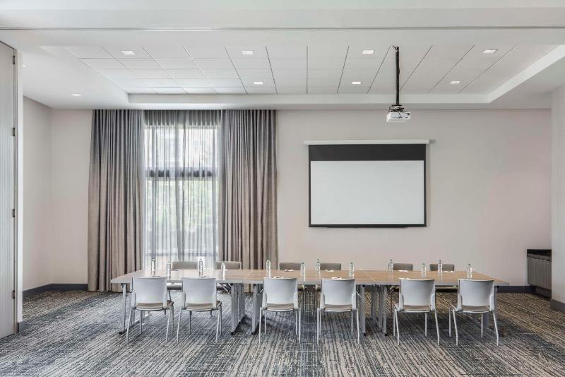 Embassy Suites by Hilton Atlanta Midtown - image 21