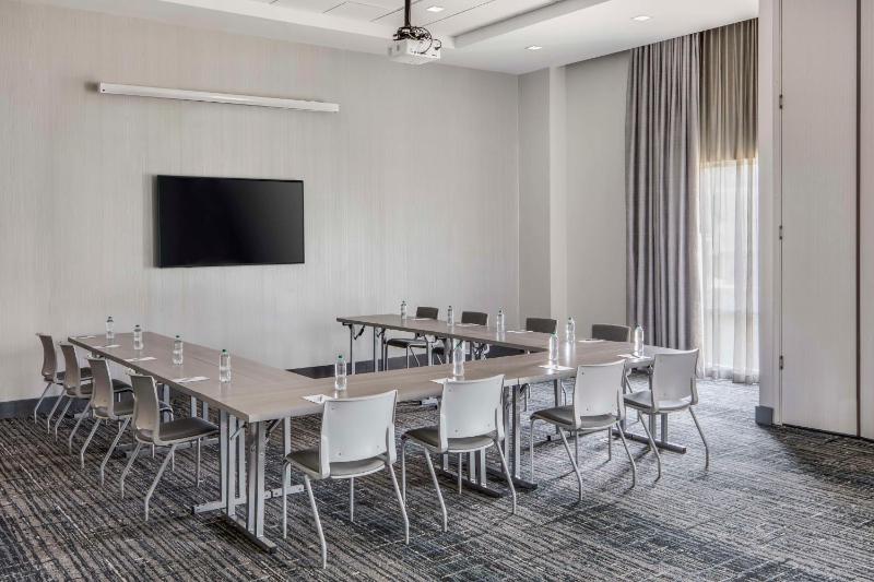 Embassy Suites by Hilton Atlanta Midtown - image 25