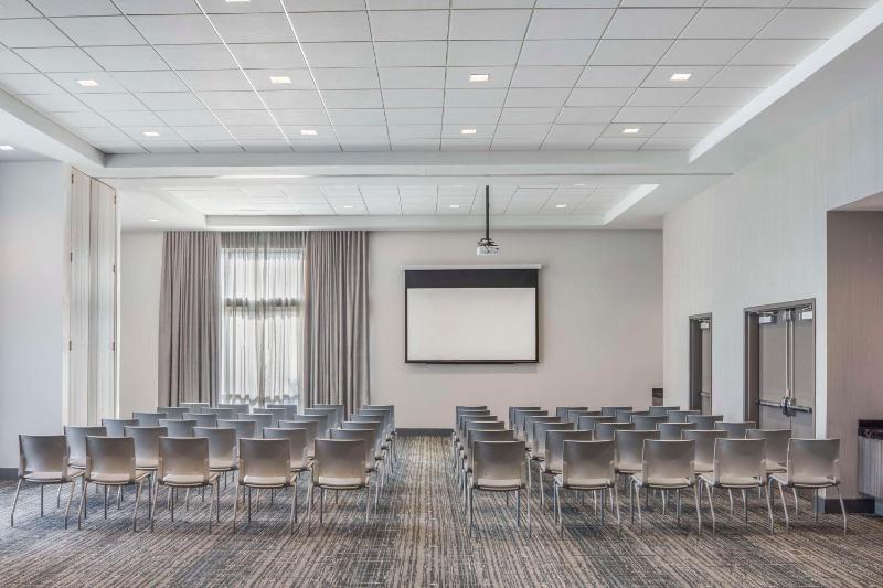Embassy Suites by Hilton Atlanta Midtown - image 3