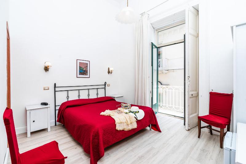 Double Room image 2
