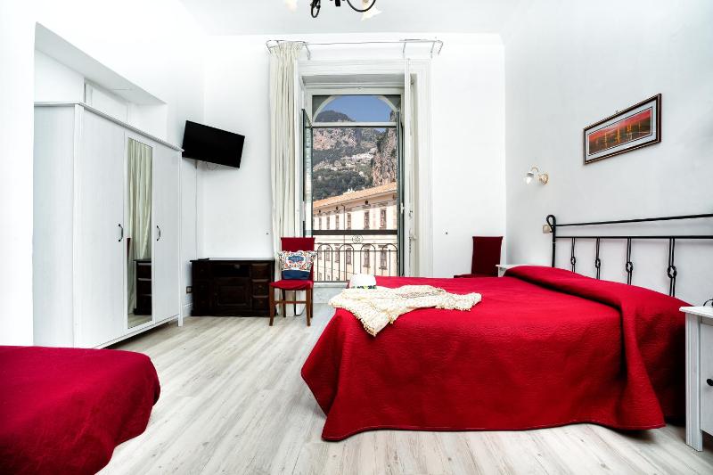 Triple Room image 4