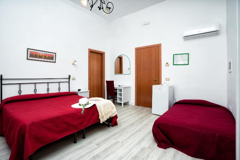 Triple Room image 2