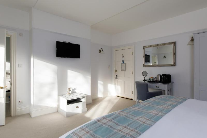 Double or Twin Room image 3