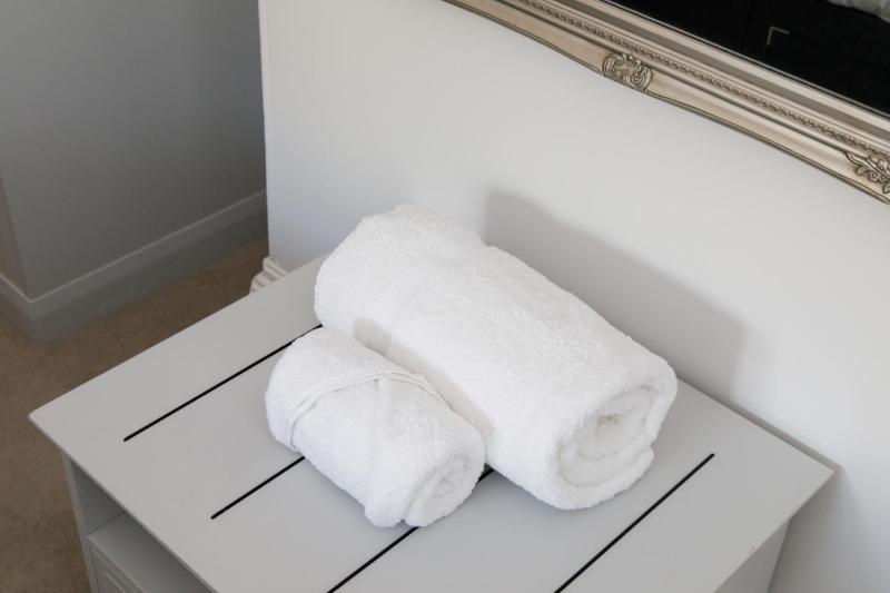 Double or Twin Room image 2