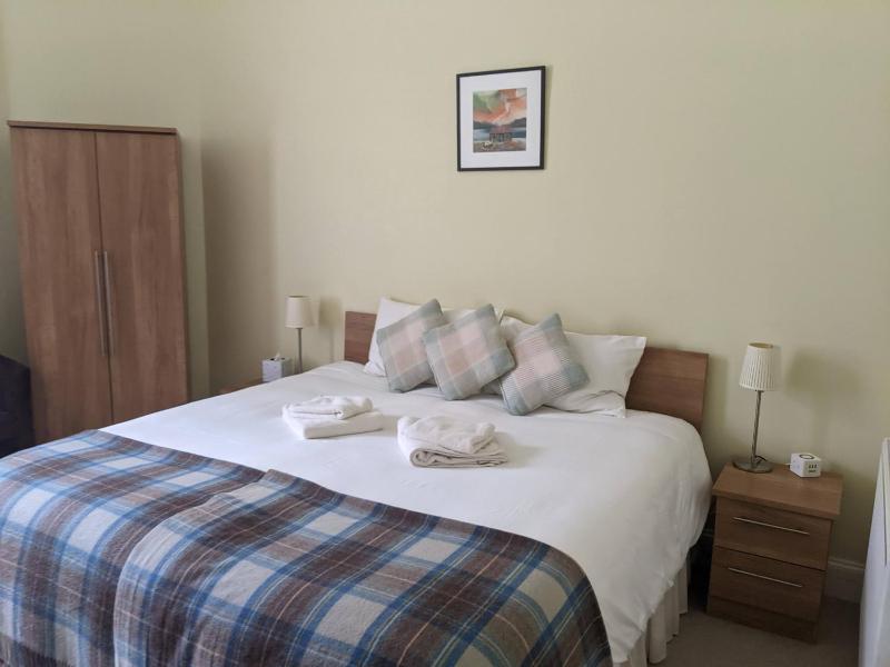 Double or Twin Room image 3