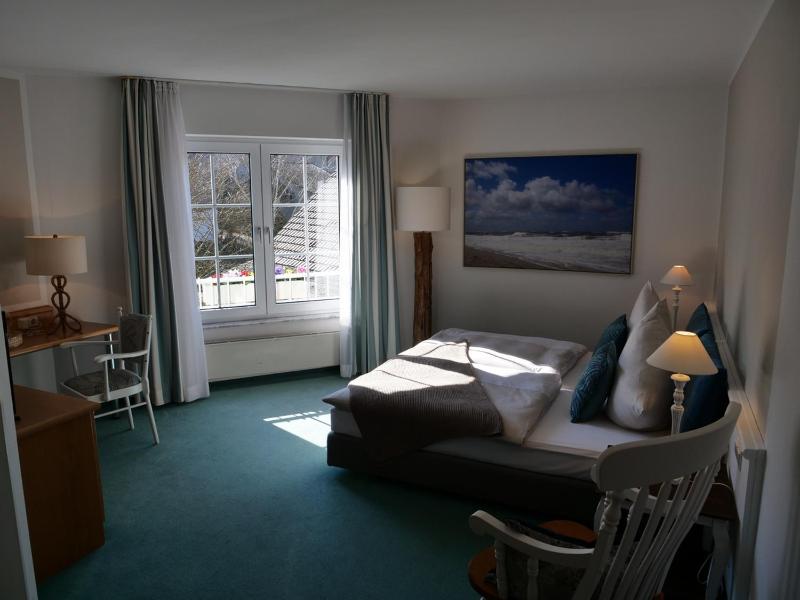 Deluxe Double Room with Bath image 1