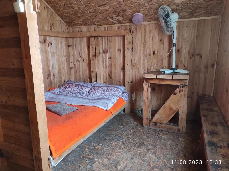 Family Room image 3