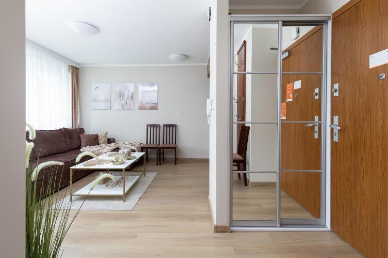 Apartamenty przy Promenadzie Villa Mistral II by Noclegi Renters - image 27