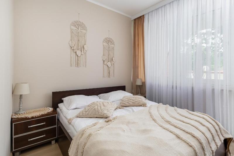 Apartamenty przy Promenadzie Villa Mistral II by Noclegi Renters - image 12